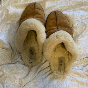 Ugg slippers size 8 brown
